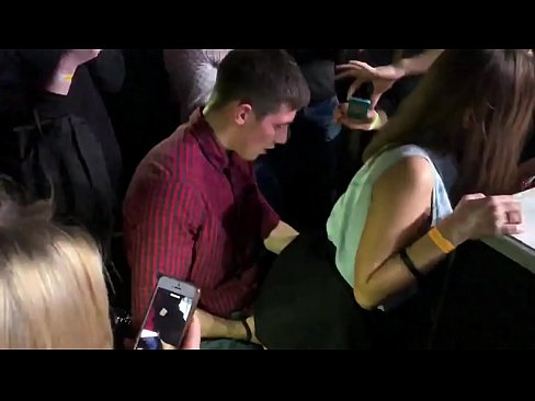 ❤️ Isondo sangempela kwi-nightclub yaseRashiya. Intombazana yaseRashiya eneminyaka eli-18 ubudala kwi-anus kunye ne-vagina yangena kwi-nightclub Isondo esikhulu kuthi xh.watchhentai.ru